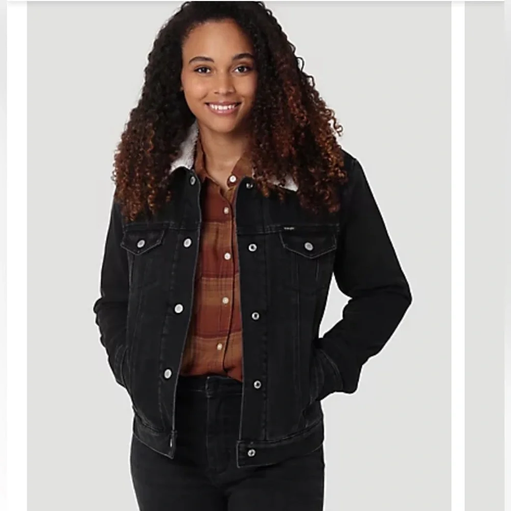 NWT Wrangler Women’s Denim Memory Maker Sherpa Jacket Black Large